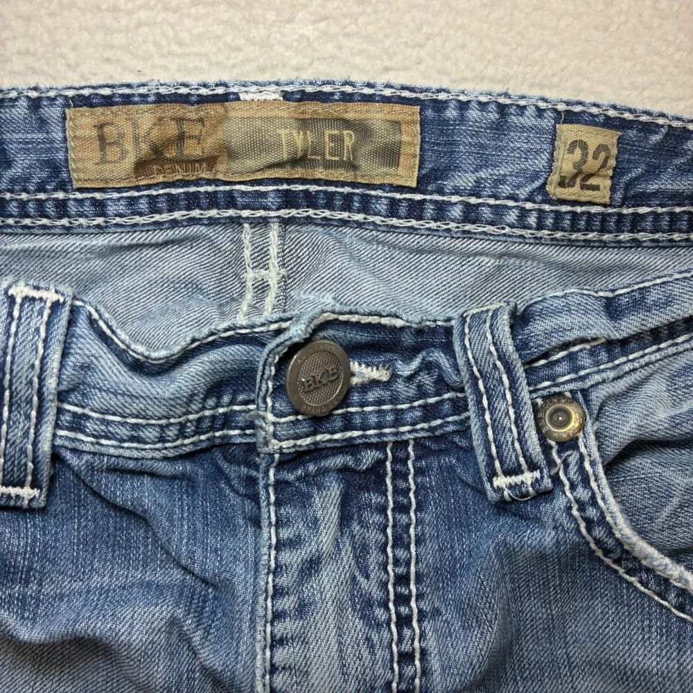 BKE Tyler Bootleg Jeans Men 32x36 Blue Fade Whiskered Distressed Western Bootcut - Picture 5 of 10